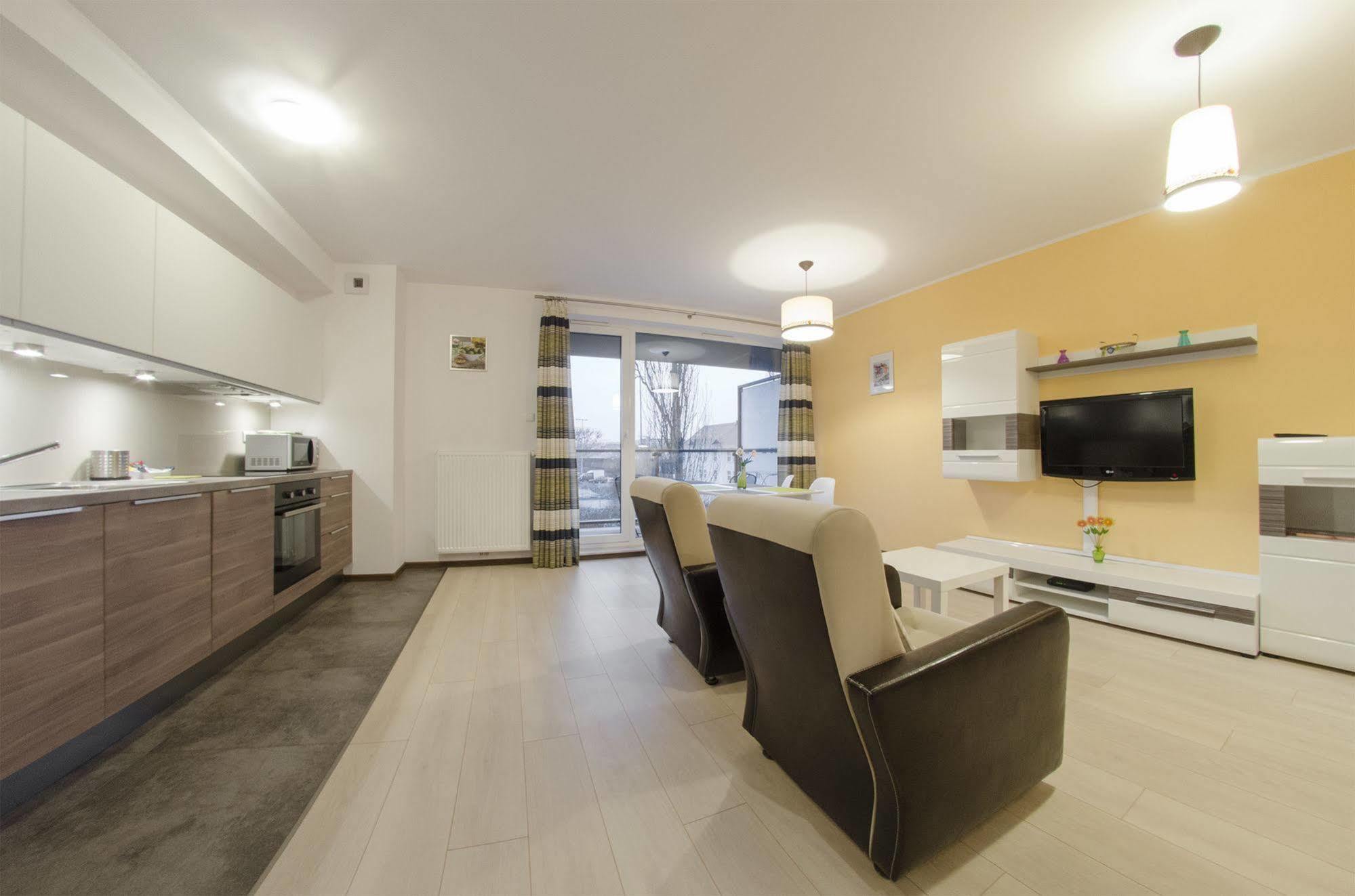 Dom & House - Apartments Chmielna Park グダニスク エクステリア 写真